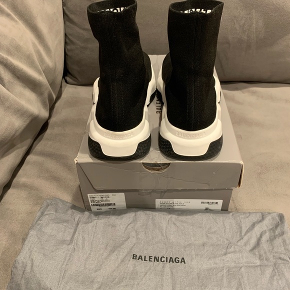 Balenciaga knit sneaker in black/white. Lightly worn. - Picture 3 of 15